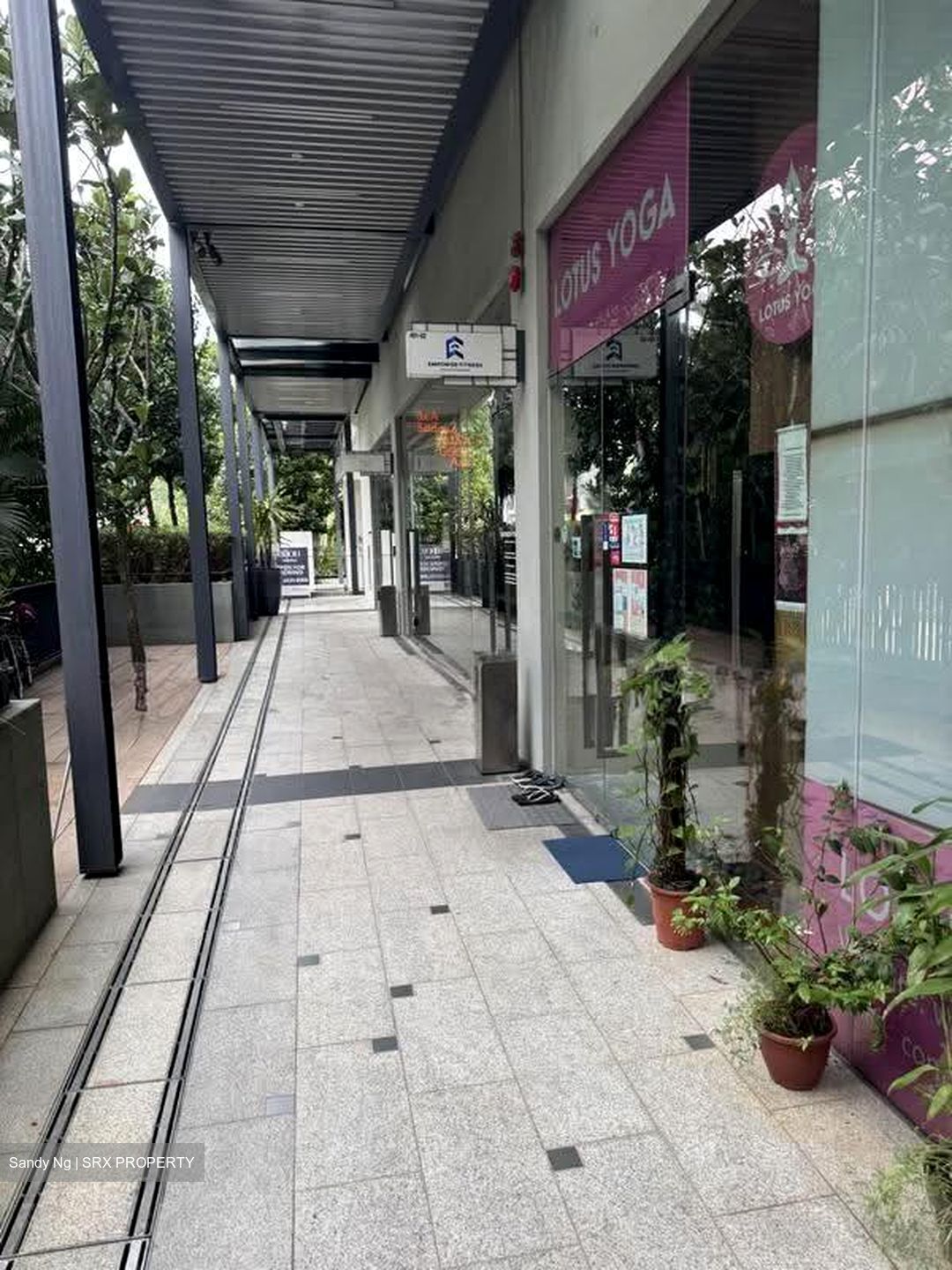 Springdew Terrace (D5), Retail #639023721